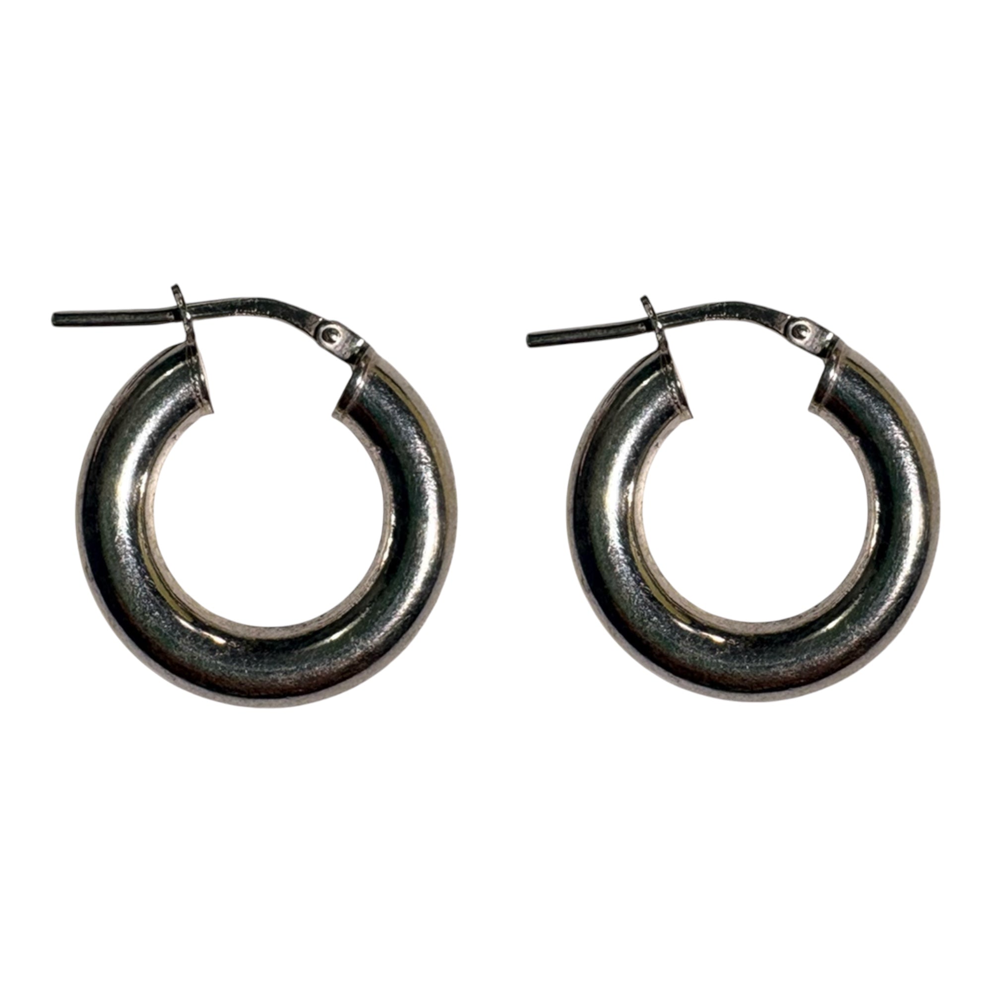 Orecchino a cerchio in argento 925