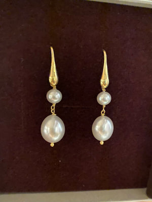 Orecchini in argento con perle di acqua dolce a goccia