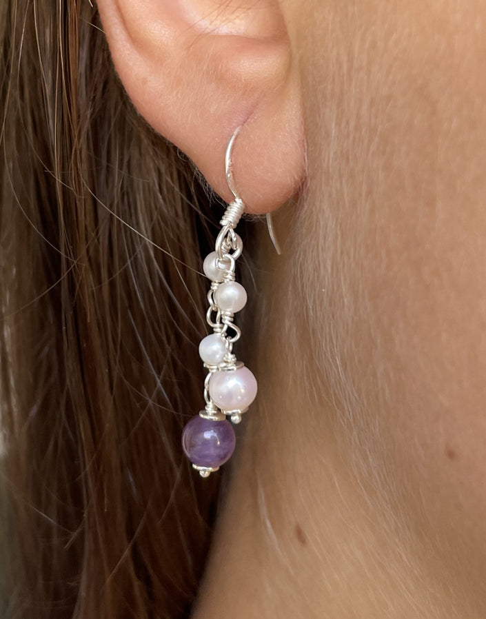 Orecchini artigianali con perle di acqua dolce e ametista - Insieme