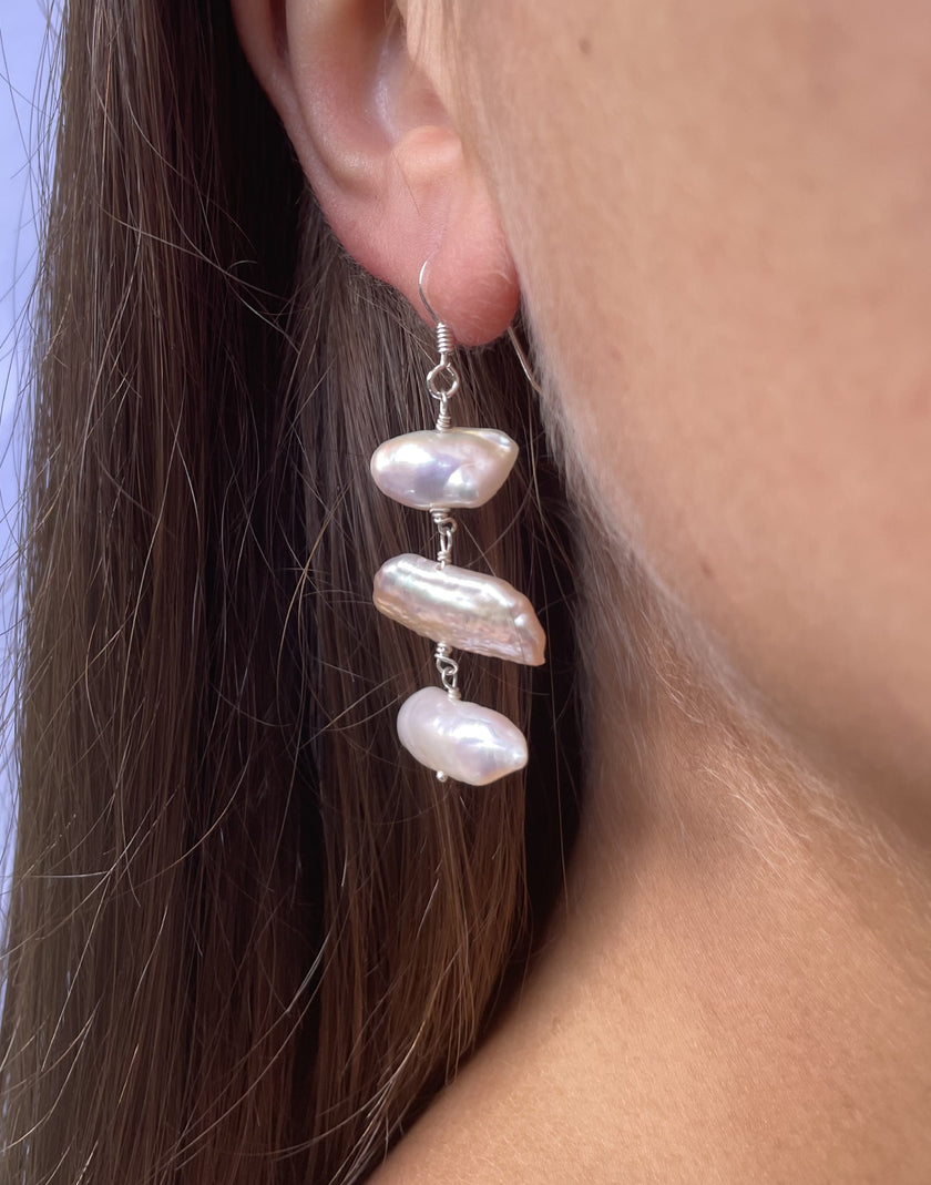 Orecchini artigianali con perle di acqua dolce - Valentina