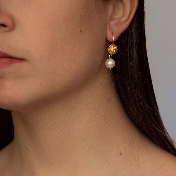 Earring with freshwater pearls - Paola