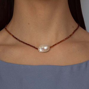 Collier avec perle d'eau douce baroque et agate verte - Vanessa